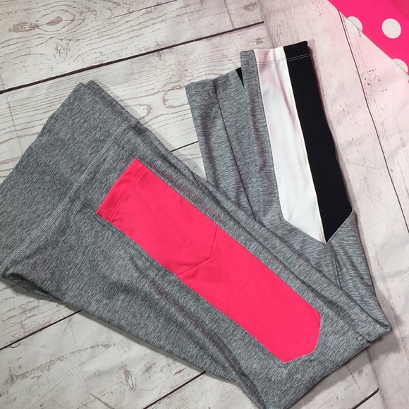 NWT Pink ultimate yoga leggings sz Small - Picture 4 of 4